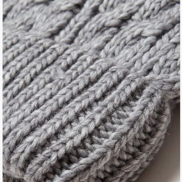 Nordstrom Cable Knit Beanie Hat O/S Gray unisex NWT - Picture 3 of 6